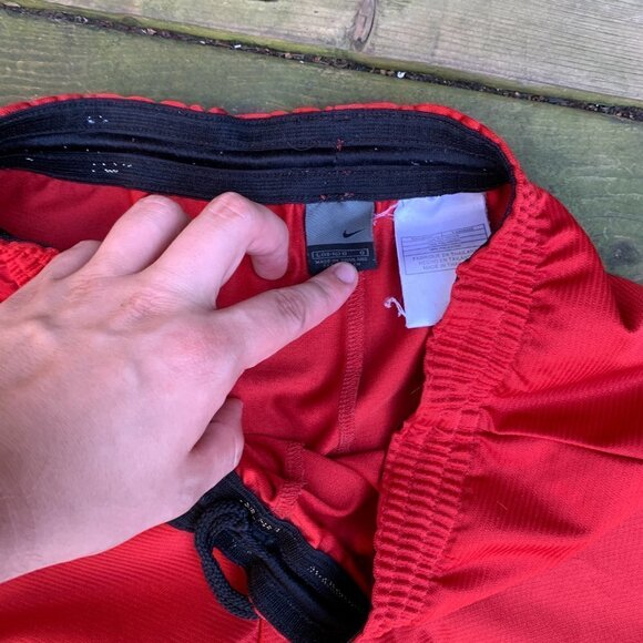 Vintage Nike Basketball Shorts Large Red - Picture 2 of 2